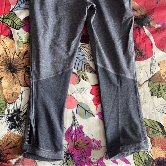 Lululemon Hit it 21’ Crop - Picture 7 of 12
